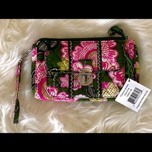 NWT VB Olivia Pink Pushlock Wristlet